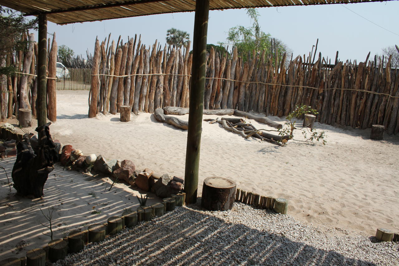 Ongula Village Homestead Lodge Omupumba Exteriér fotografie